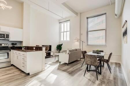Cozysuites - 2Br With Direct Skybridge Access #5 Indianapolis Exteriör bild